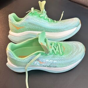 Women’s Hoka Mach X size 8